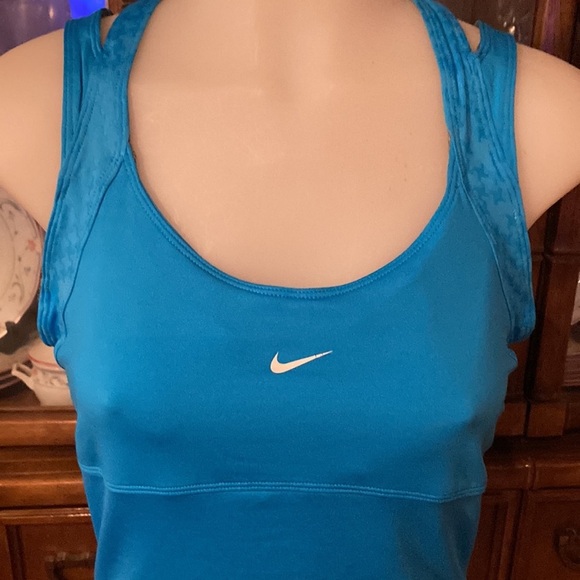 NIKE Womens Racer Back Active Wear Tank Top with Sports Bra - size Medium - Picture 7 of 17